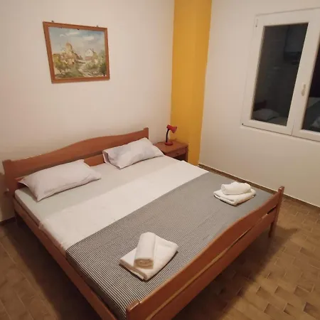 Apartment Prosika Pag Town