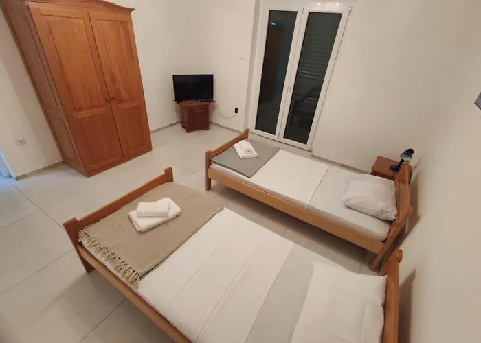 Prosika Apartman Pag Town